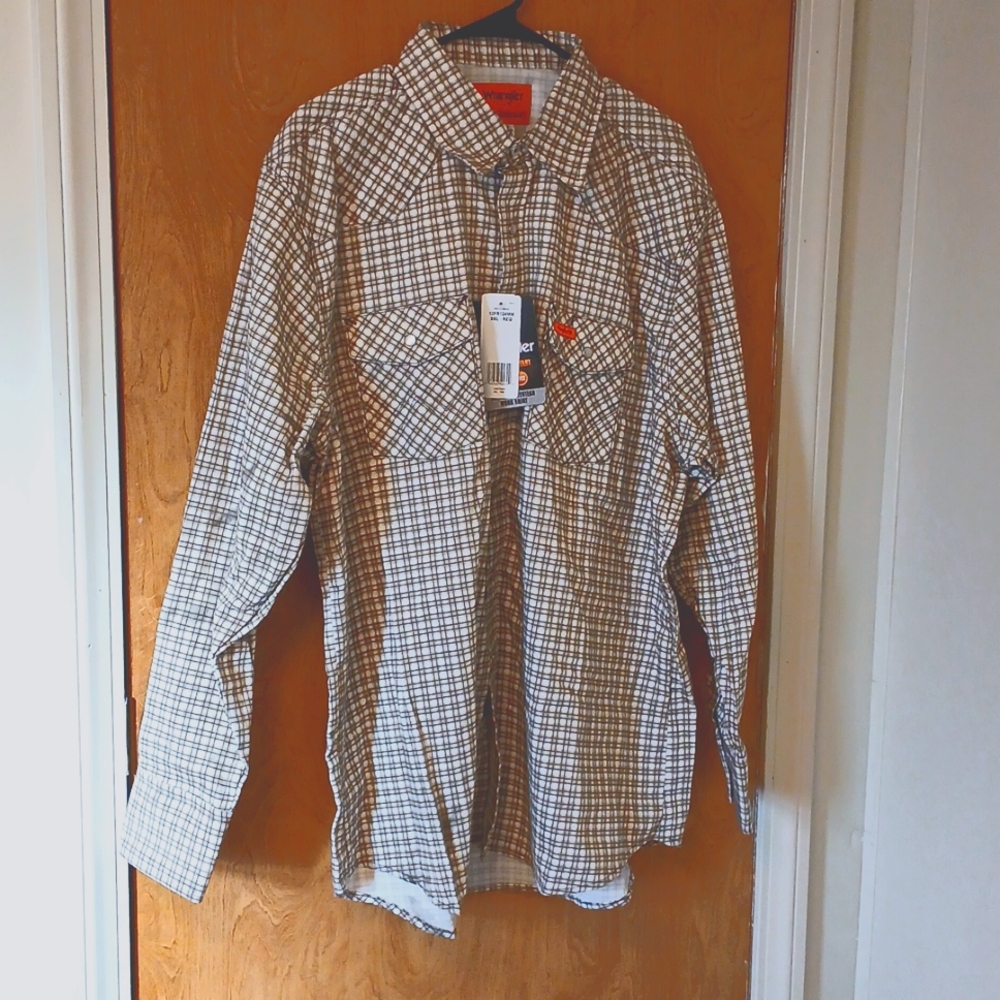 Wrangler, fire, resistant button-down shirt‎
